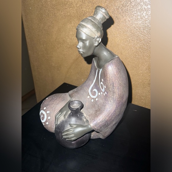 SEYMOUR MANN Handcrafted African Themed Figurine Woman With Pottery - Picture 8 of 12